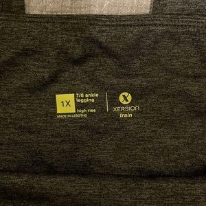 1X Xersion dark grey capri leggings. New with tags